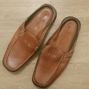 Tommy Bahama loafers EUC